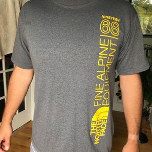 Men’s The North Face Gray Large T-shirt